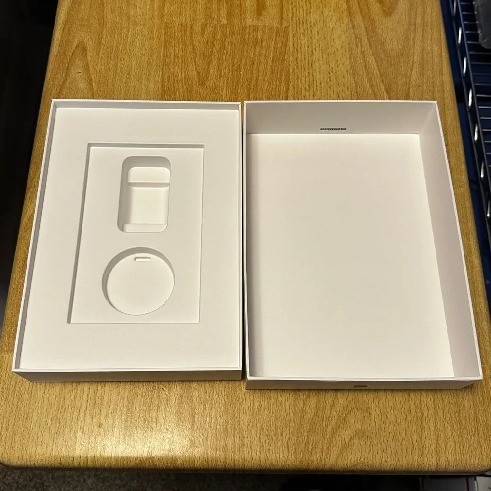 Ipad 9th‎ Generation Apple Silver Tablet EMPTY BOX only for Storage